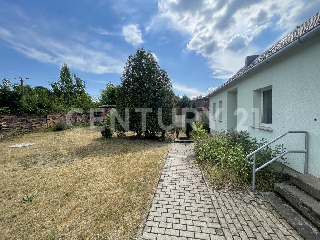 Vier Reihenhäuser stehen zum Verkauf