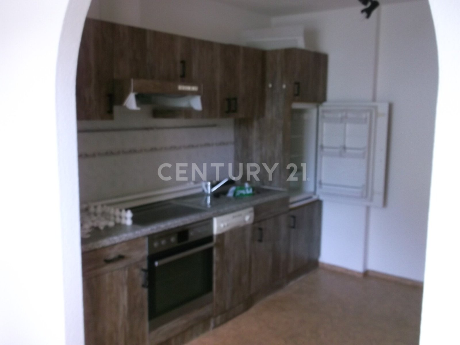 Vier Reihenhäuser stehen zum Verkauf