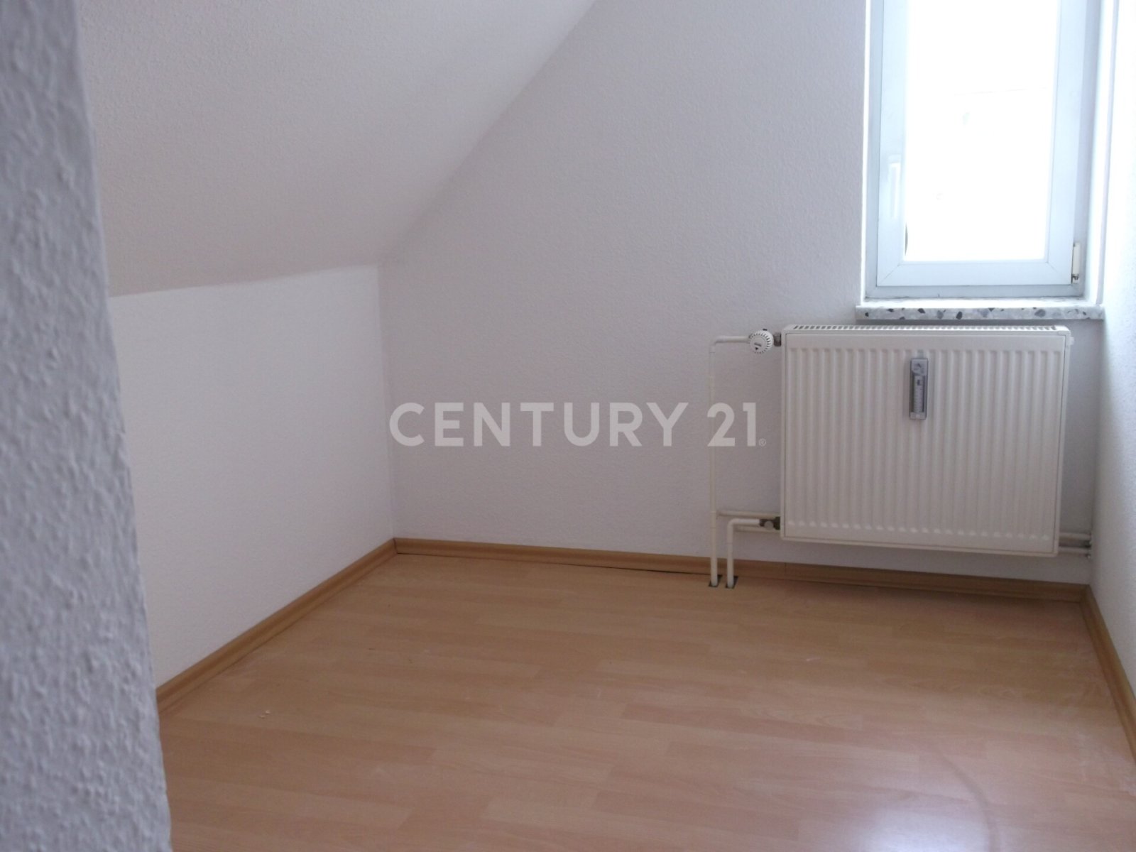 Vier Reihenhäuser stehen zum Verkauf