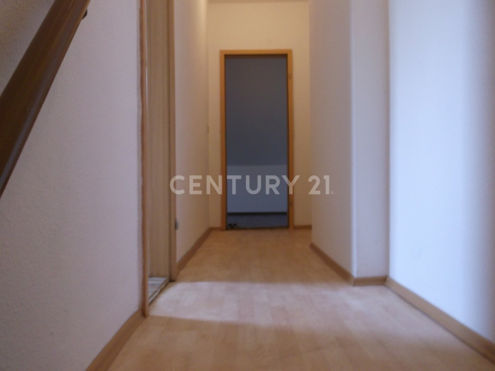 Vier Reihenhäuser stehen zum Verkauf