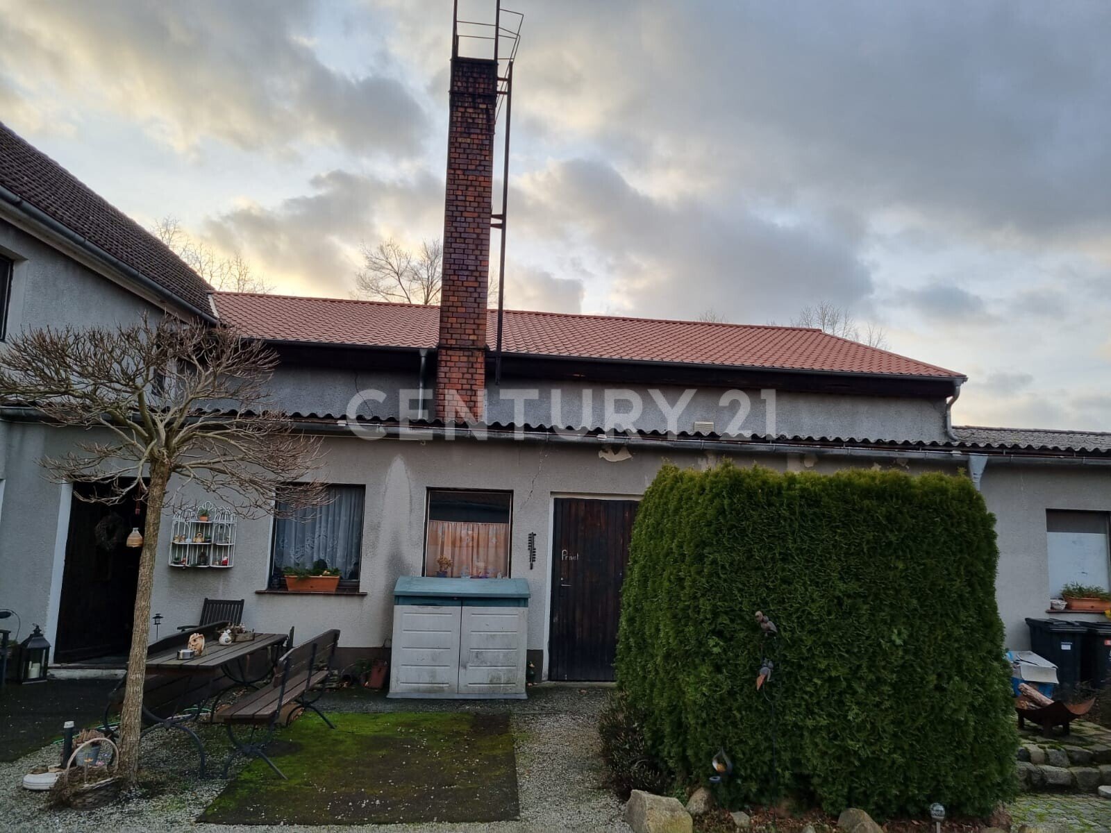Immobilie mit Potenzial in idyllischer Seenlandschaft
