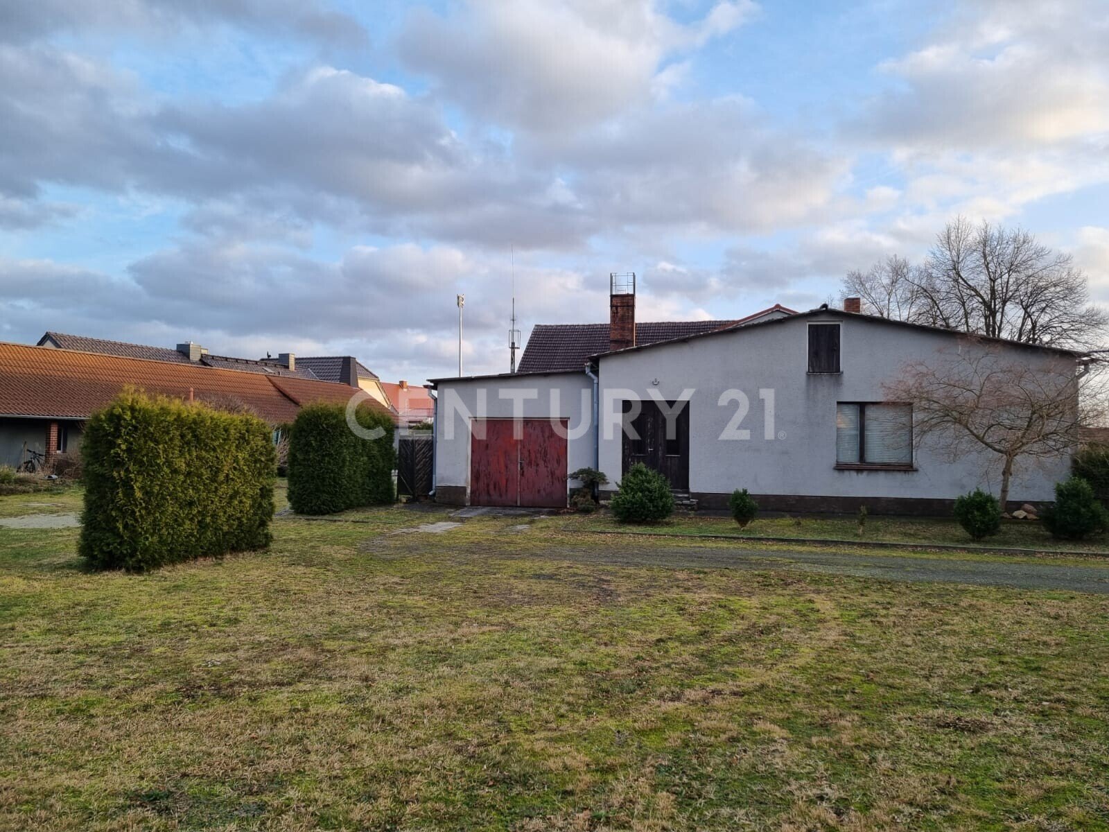 Immobilie mit Potenzial in idyllischer Seenlandschaft