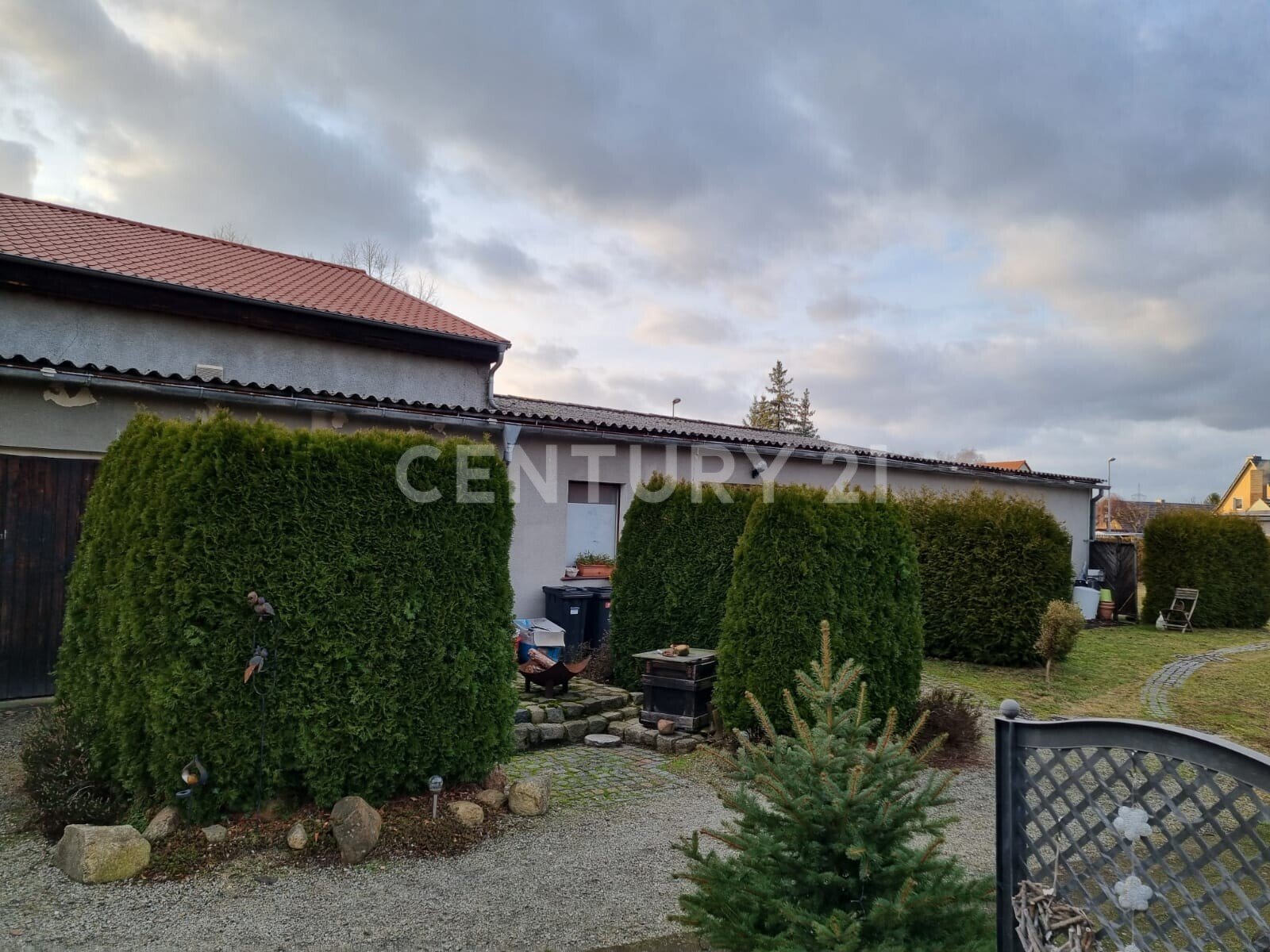 Immobilie mit Potenzial in idyllischer Seenlandschaft