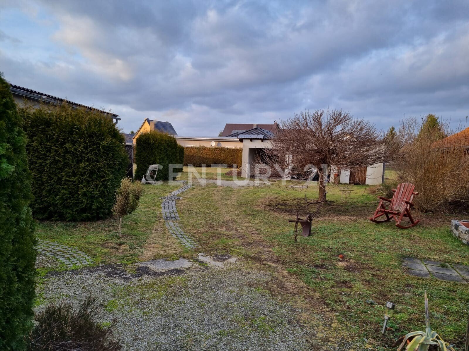 Immobilie mit Potenzial in idyllischer Seenlandschaft