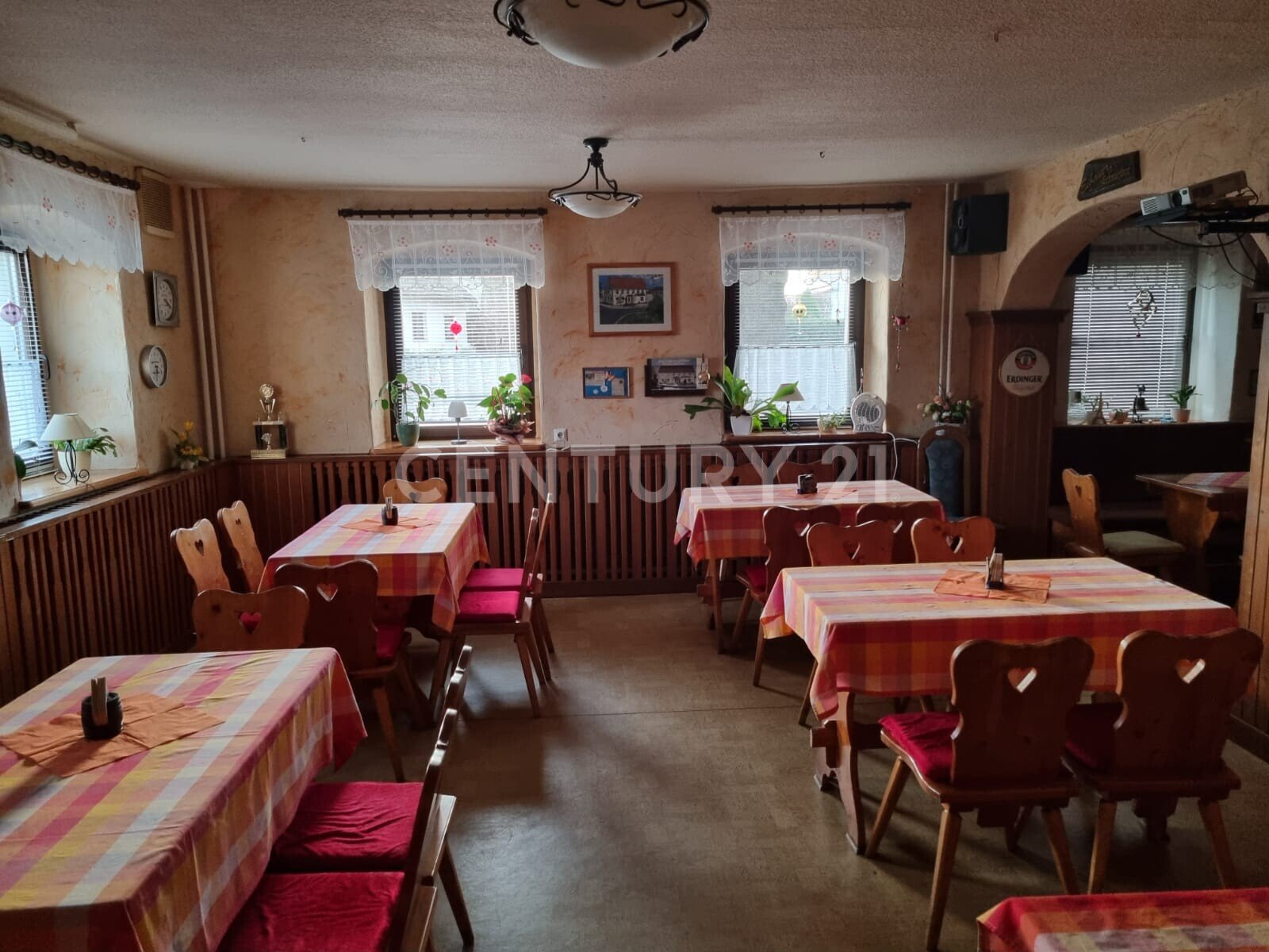 Immobilie mit Potenzial in idyllischer Seenlandschaft