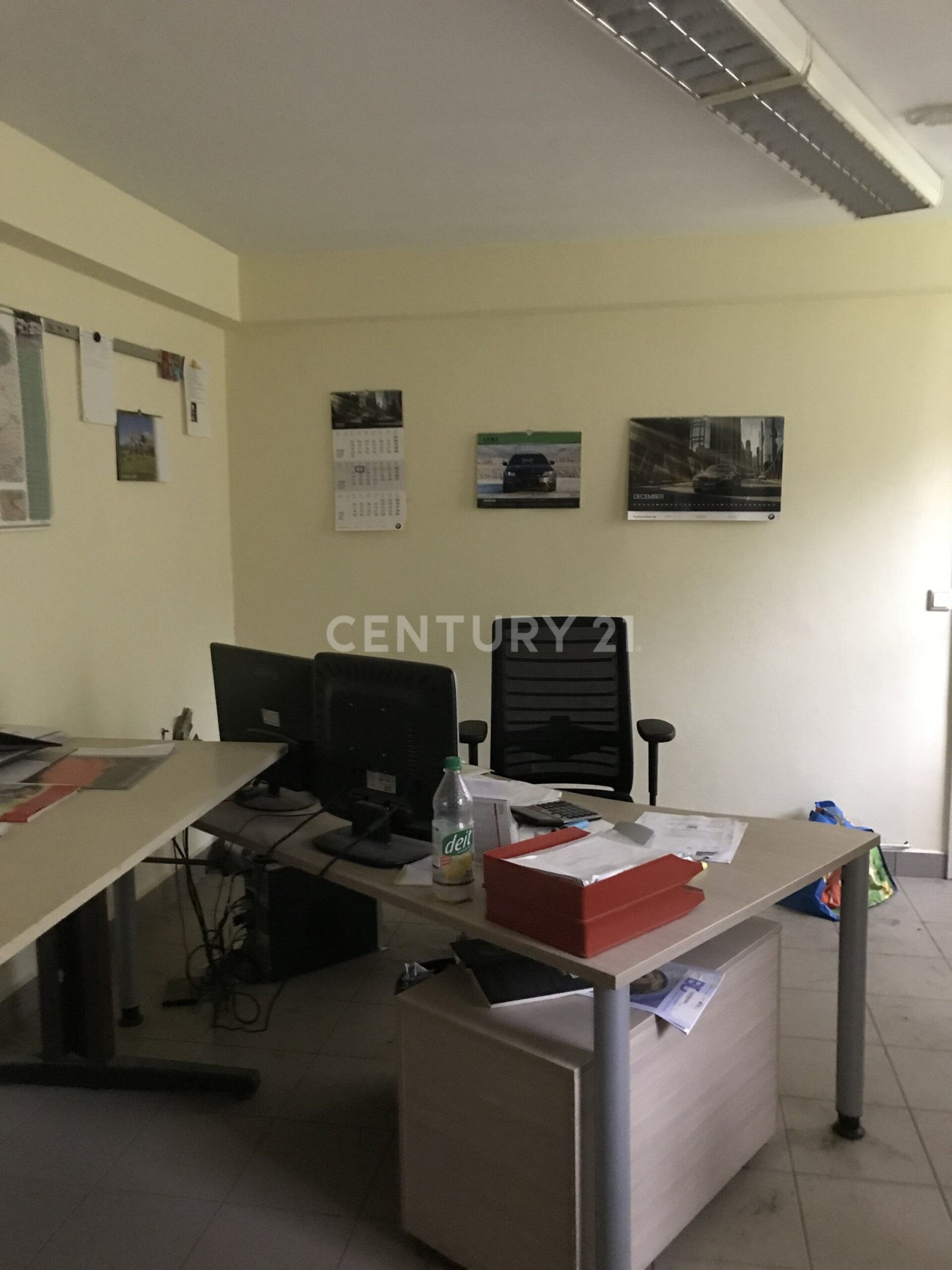 Hallen - Lager - Büro - Freifläche - Bauland - Werkstatt