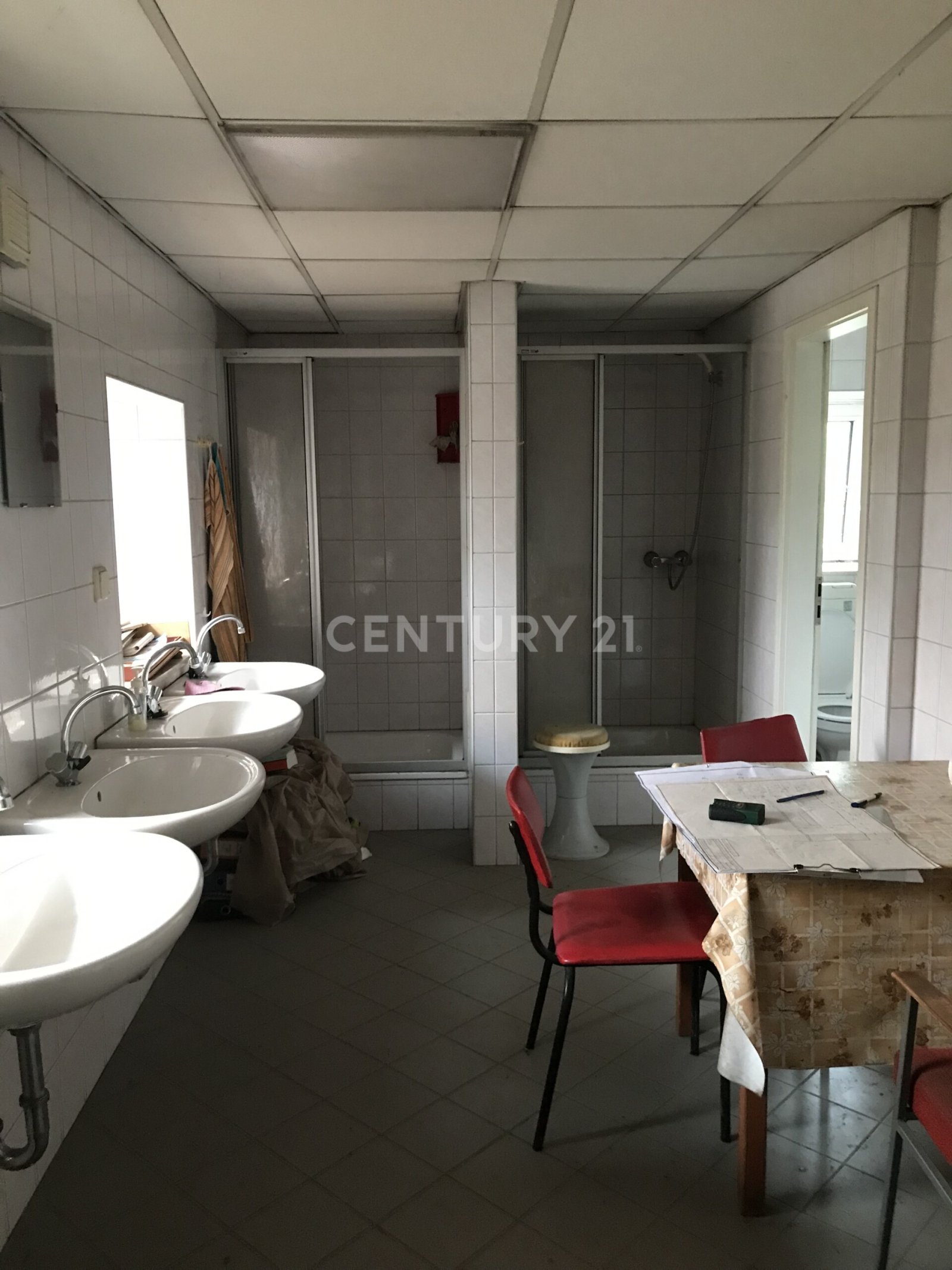 Hallen - Lager - Büro - Freifläche - Bauland - Werkstatt