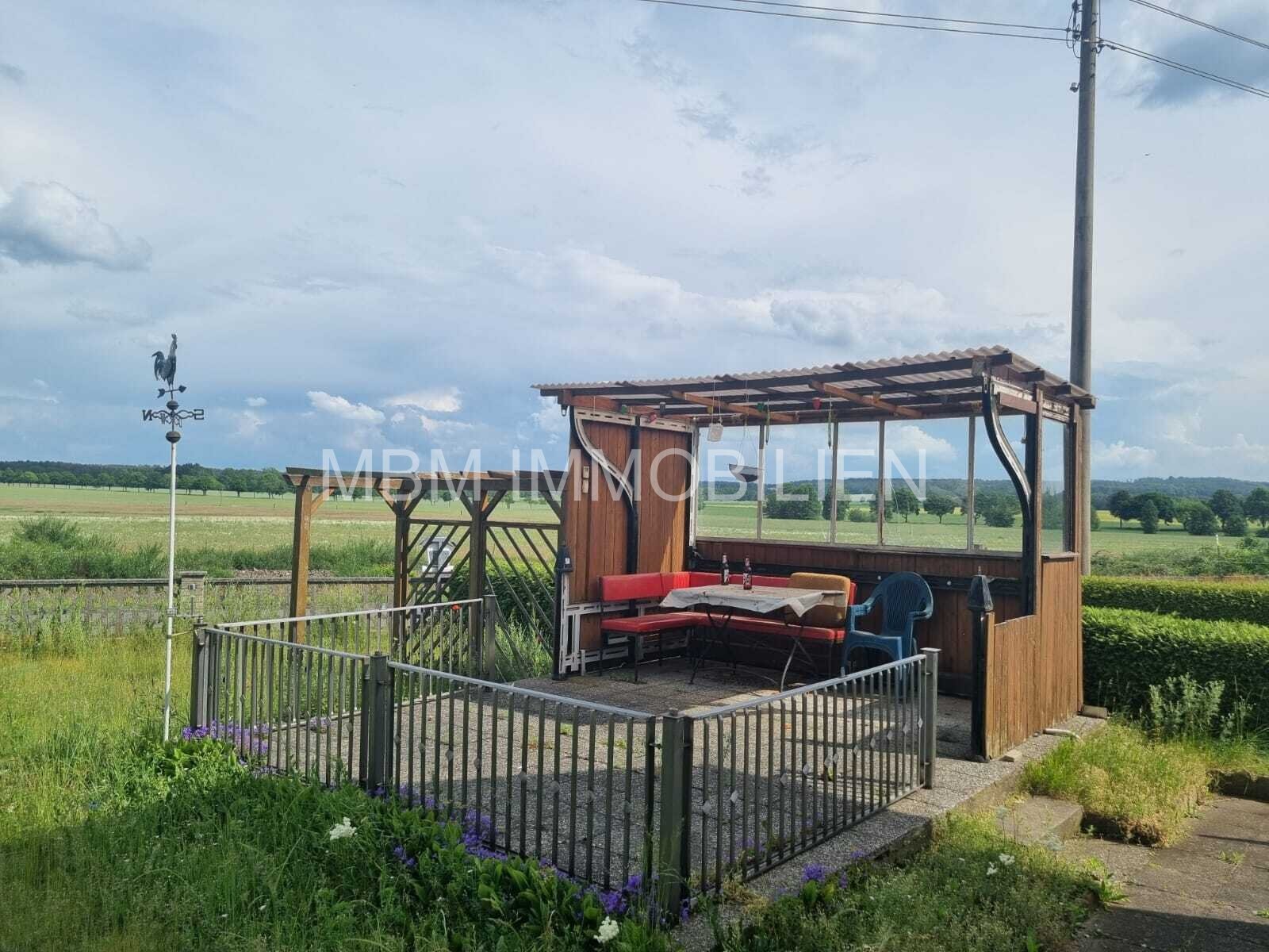 Traumhaftes Grundstück mit Einfamilienhaus in idyllischer Lage