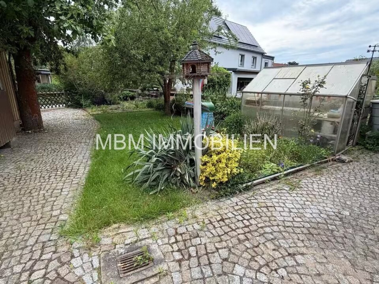 Grundstück Grundstück