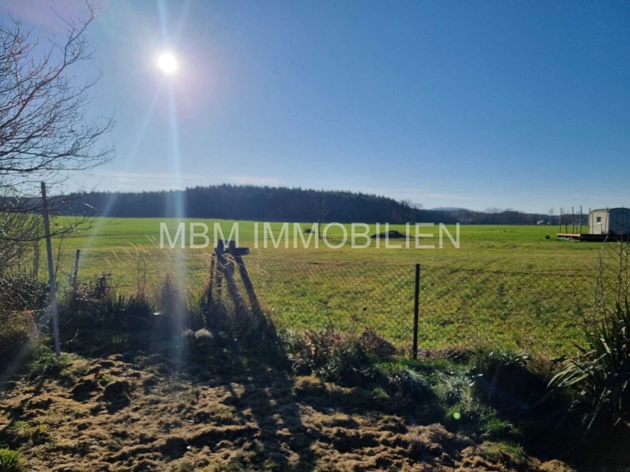 Blick vom Grundstück