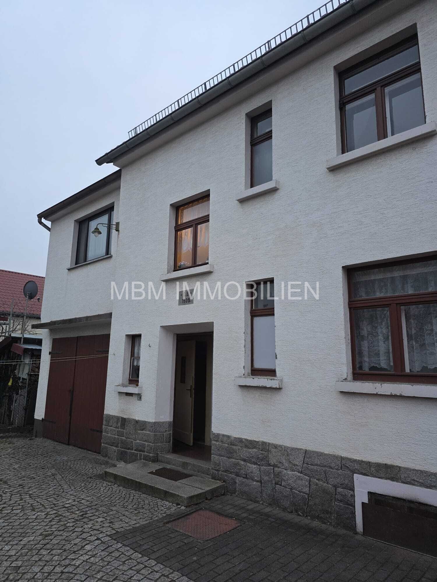 Neukirch: Sanierungsbedürftige Immobilie mit Potenzial in 01936 Neukirch 