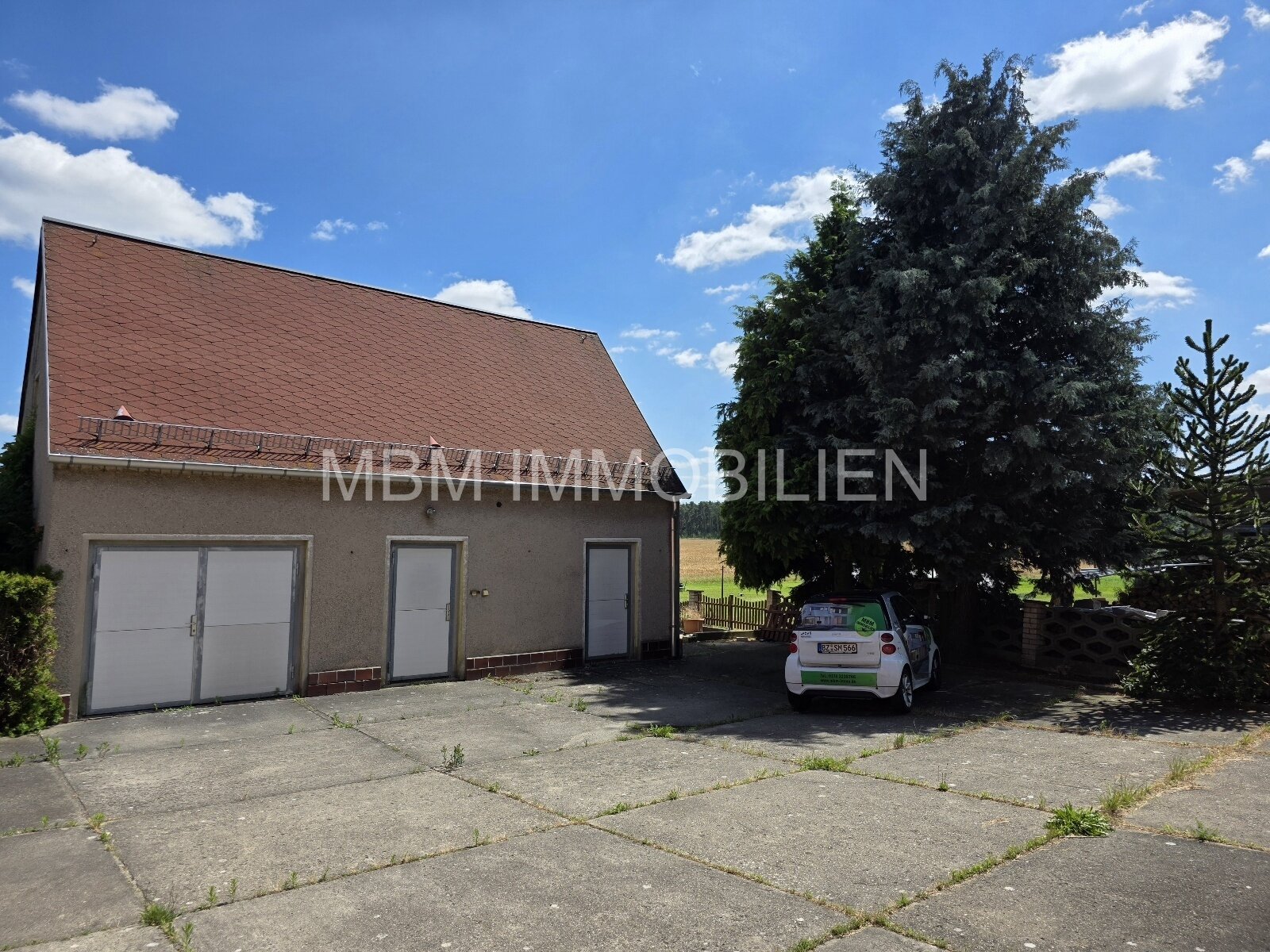 Nebengelass / Garage Nebengelass / Garage